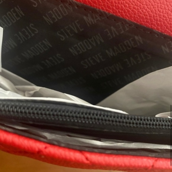 New Steve Madden Bnaomi Quilted Wallet on A String - Picture 7 of 9